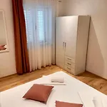 Ruzo Moja Appartement