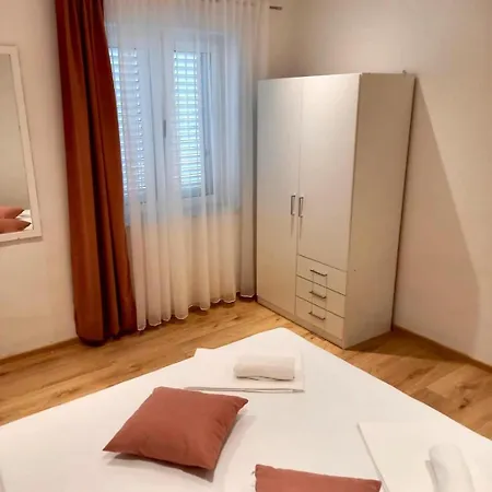 Ruzo Moja Apartment
