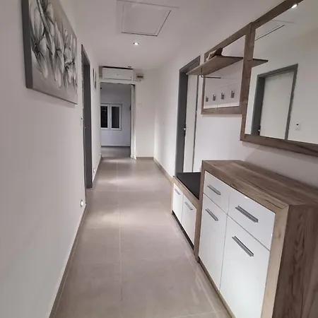 Ruzo Moja Appartement