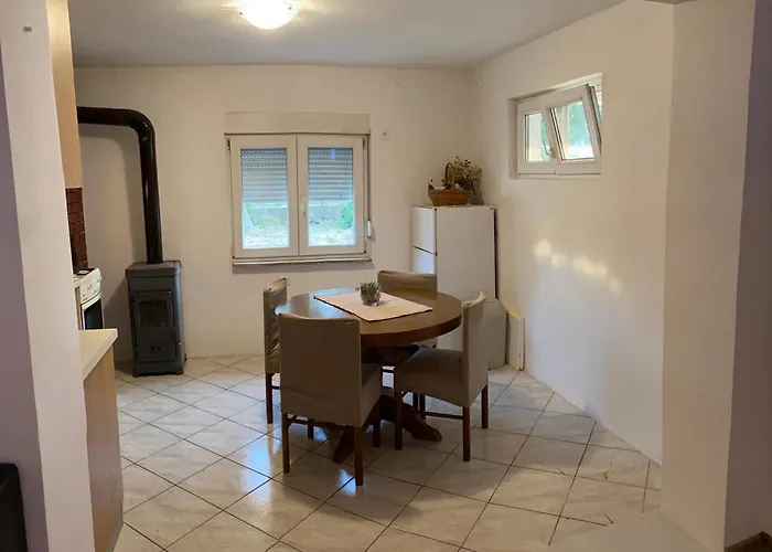 Ruzo Moja شقة زادار